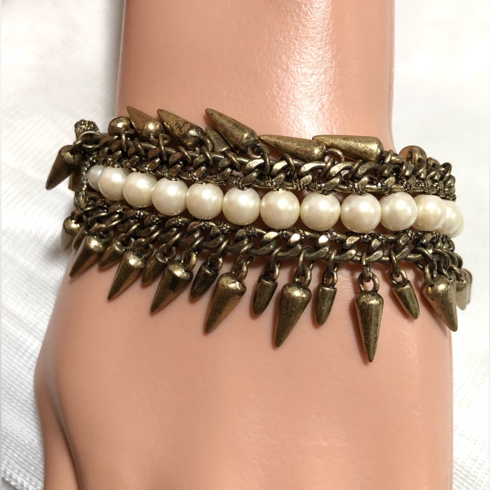 Stella & Dot Gold and Pearl Bracelet